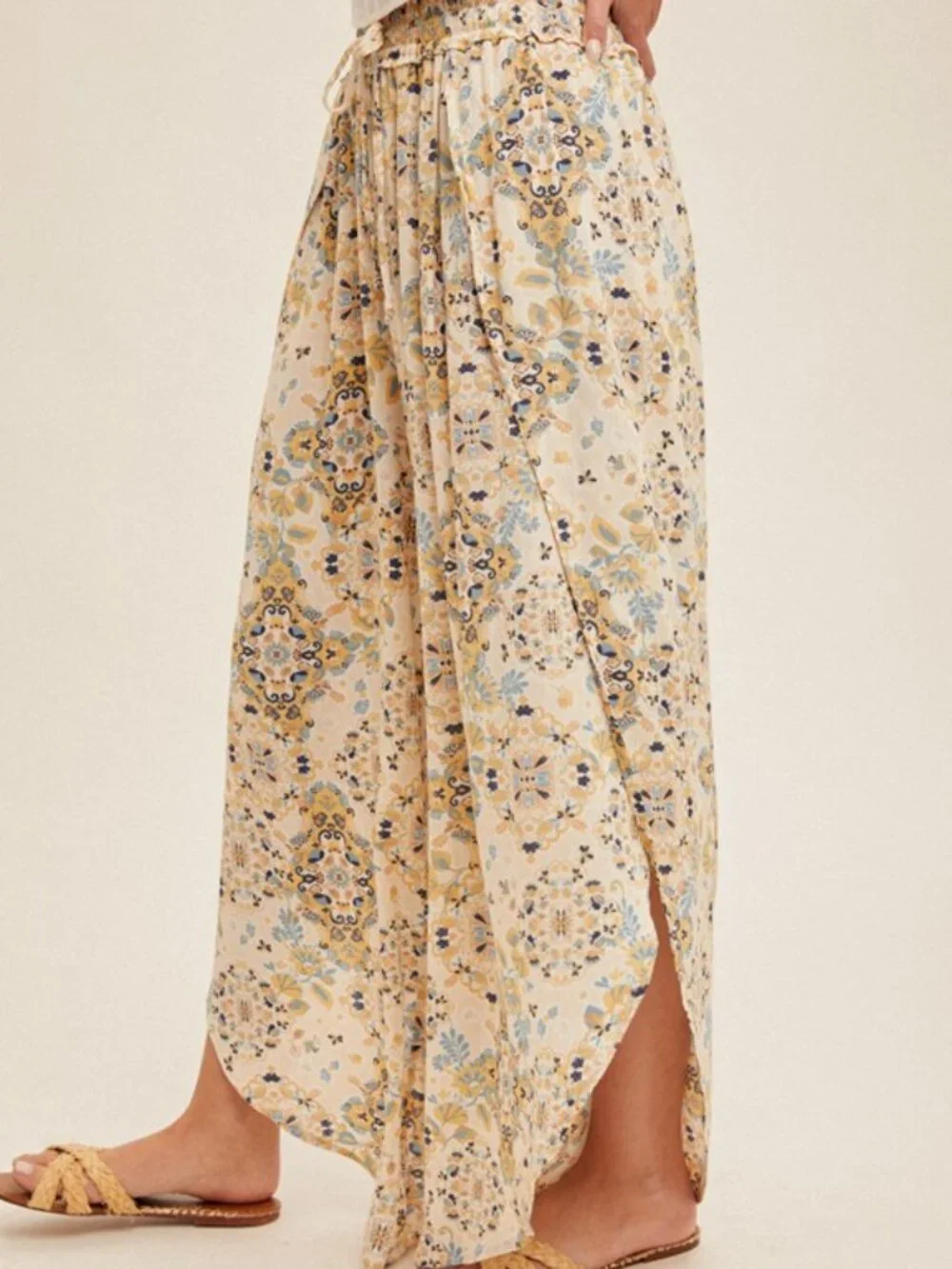 NWT Boutique: Hem & Thread Mosaic Printed Tulip Hem Pants in Taupe - 100% Cotton - Picture 6 of 7